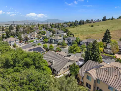 View/Area - 487 Gray Ct, Benicia, CA 94510 photo 3 of 7