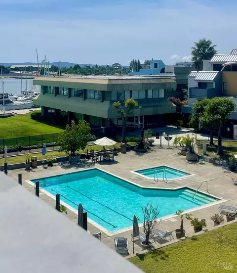 1 Embarcadero W #355, Oakland, CA 94607