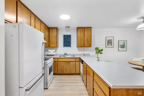 Kitchen - 7008 Marsh Way, Cotati, CA 94931 photo 2 of 3
