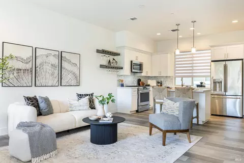 Living - 1720 3rd St, Napa, CA 94559 photo 2 of 2