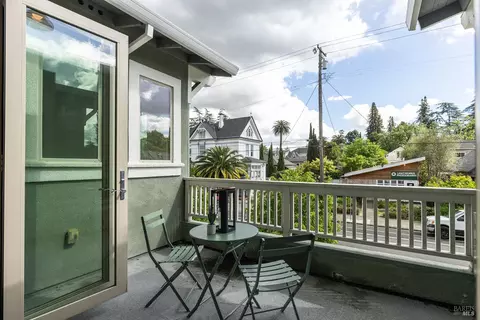Exterior - 1720 3rd St, Napa, CA 94559 photo 3 of 4