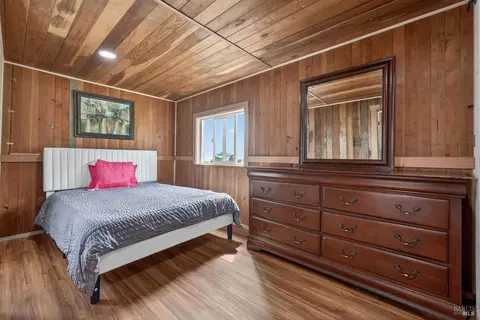 Bedroom - 10591 Pacific Ave, Jenner, CA 95450 photo 4 of 5
