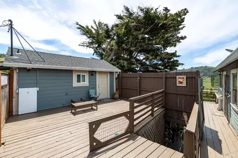 Exterior - 10591 Pacific Ave, Jenner, CA 95450 photo 11 of 13