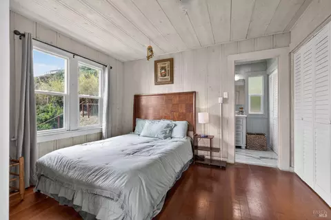 Bedroom - 10591 Pacific Ave, Jenner, CA 95450 photo 1 of 5