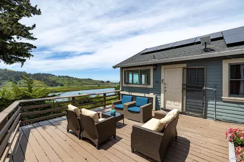 Exterior - 10591 Pacific Ave, Jenner, CA 95450 photo 2 of 13