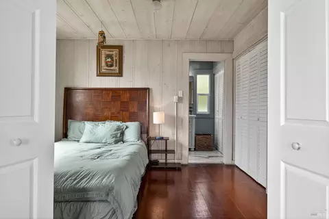 Bedroom - 10591 Pacific Ave, Jenner, CA 95450 photo 3 of 5