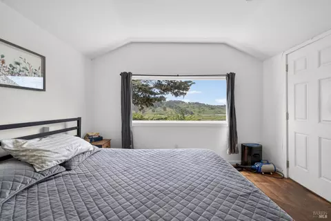 Bedroom - 10591 Pacific Ave, Jenner, CA 95450 photo 2 of 5