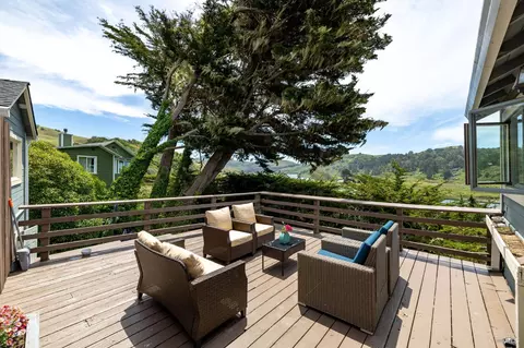 Exterior - 10591 Pacific Ave, Jenner, CA 95450 photo 7 of 13