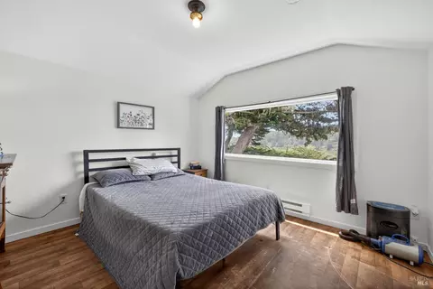 Bedroom - 10591 Pacific Ave, Jenner, CA 95450 photo 5 of 5