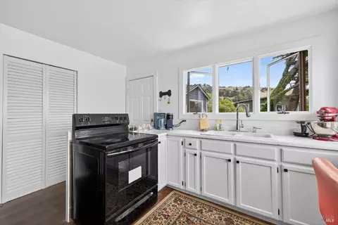 Kitchen - 10591 Pacific Ave, Jenner, CA 95450 photo 4 of 5