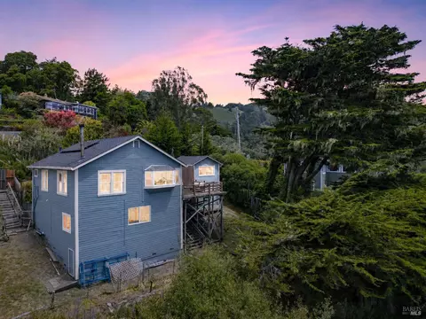 Exterior - 10591 Pacific Ave, Jenner, CA 95450 photo 1 of 13