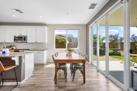 Dining - 600 Blake Rd, Vacaville, CA 95687 photo 1 of 2
