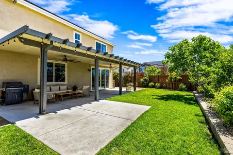 Exterior - 600 Blake Rd, Vacaville, CA 95687 photo 4 of 10
