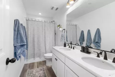 Bath - 600 Blake Rd, Vacaville, CA 95687 photo 3 of 6