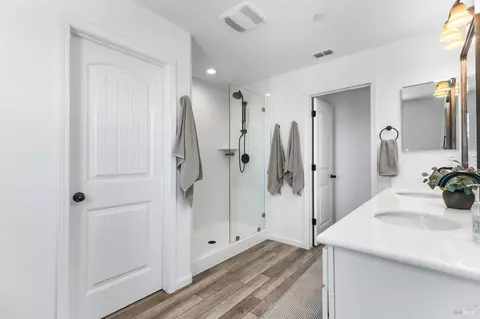 Bath - 600 Blake Rd, Vacaville, CA 95687 photo 4 of 6