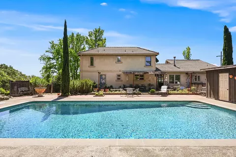 Exterior - 5143 Dry Creek Rd, Healdsburg, CA 95448 photo 11 of 17