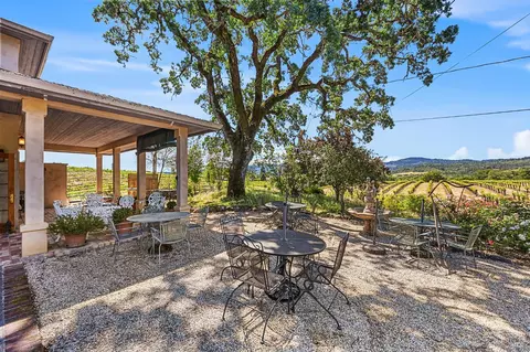 Exterior - 5143 Dry Creek Rd, Healdsburg, CA 95448 photo 3 of 17