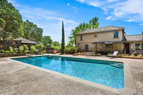 Exterior - 5143 Dry Creek Rd, Healdsburg, CA 95448 photo 10 of 17