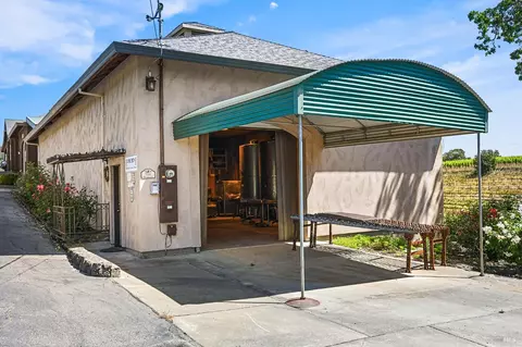 Exterior - 5143 Dry Creek Rd, Healdsburg, CA 95448 photo 7 of 17