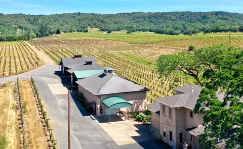 Exterior - 5143 Dry Creek Rd, Healdsburg, CA 95448 photo 1 of 17