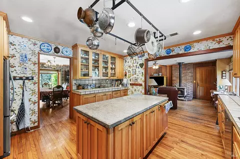 Kitchen - 5143 Dry Creek Rd, Healdsburg, CA 95448 photo 3 of 4