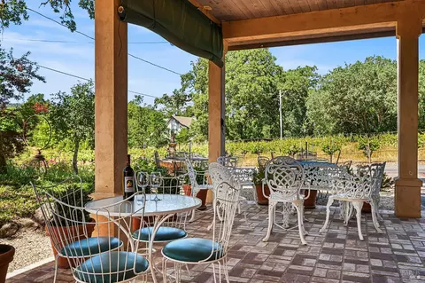 Exterior - 5143 Dry Creek Rd, Healdsburg, CA 95448 photo 4 of 17