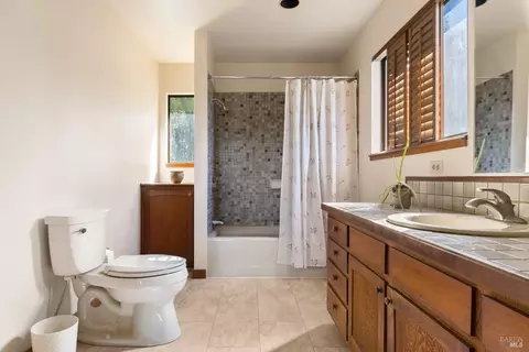 Bath - 17400 Taylor Ln, Occidental, CA 95465 photo 2 of 3