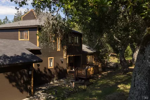 Exterior - 17400 Taylor Ln, Occidental, CA 95465 photo 8 of 17