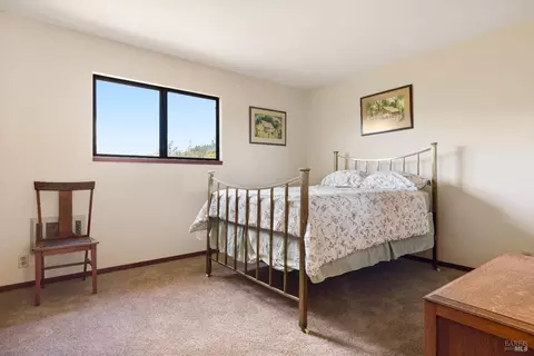 Bedroom - 17400 Taylor Ln, Occidental, CA 95465 photo 8 of 8