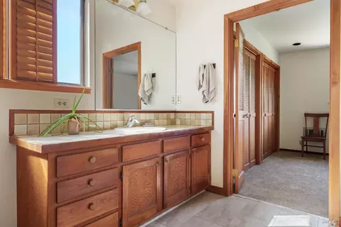 Bath - 17400 Taylor Ln, Occidental, CA 95465 photo 3 of 3