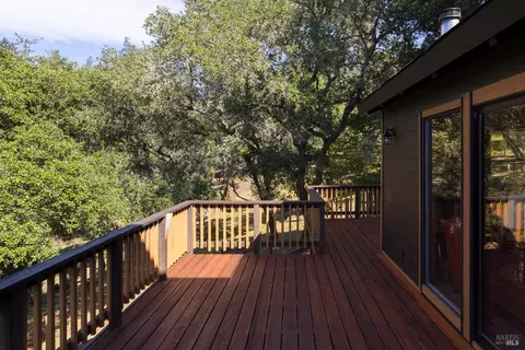 Exterior - 17400 Taylor Ln, Occidental, CA 95465 photo 9 of 17