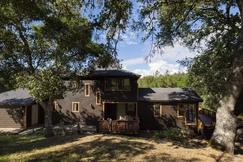 Exterior - 17400 Taylor Ln, Occidental, CA 95465 photo 5 of 17