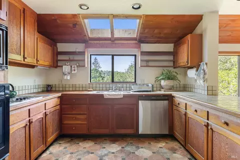 Kitchen - 17400 Taylor Ln, Occidental, CA 95465 photo 2 of 3