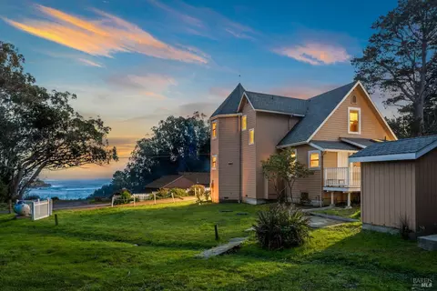 45180 Headlands Dr, Mendocino, CA 95460
