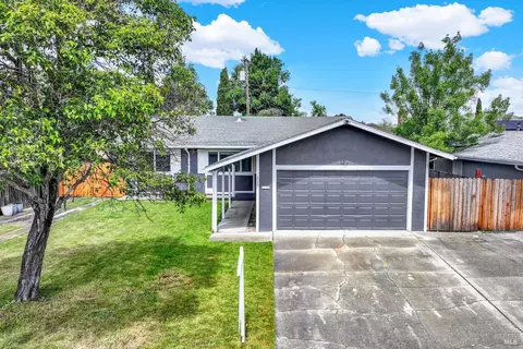 806 Meadowlark Dr, Fairfield, CA 94533