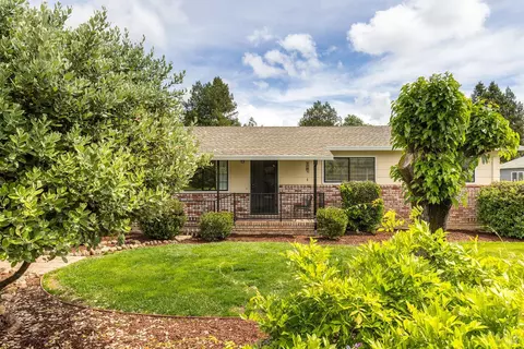1522 Lupine Dr, Santa Rosa, CA 95401
