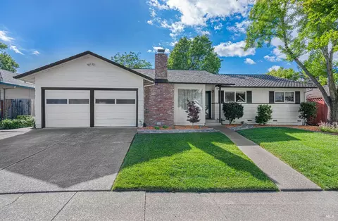 1819 Woodward Dr, Santa Rosa, CA 95405