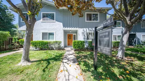 1403 Saint James Pkwy, Concord, CA 94521