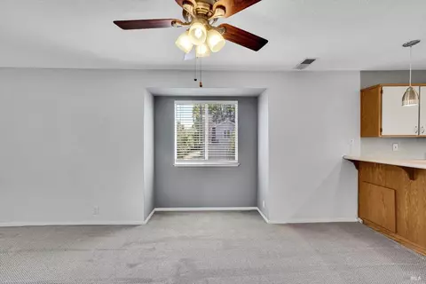 Living - 1152 Pear Tree Ln, Napa, CA 94558 photo 4 of 8