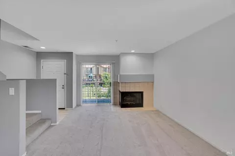 Living - 1152 Pear Tree Ln, Napa, CA 94558 photo 7 of 8