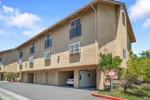1152 Pear Tree Ln, Napa, CA 94558
