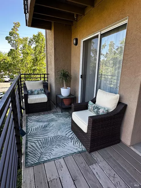 Exterior - 1152 Pear Tree Ln, Napa, CA 94558 photo 1 of 6