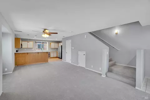 Living - 1152 Pear Tree Ln, Napa, CA 94558 photo 5 of 8
