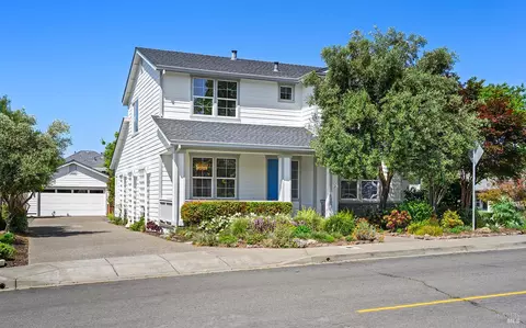 997 Lupine Ct, Healdsburg, CA 95448