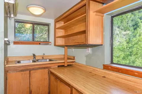 Kitchen - 75 Lee St, Mill Valley, CA 94941 photo 2 of 2