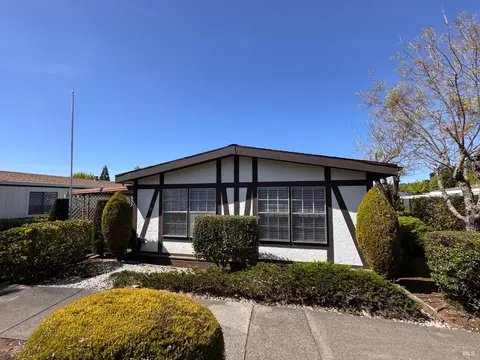 96 Glenoak Ct, Santa Rosa, CA 95409
