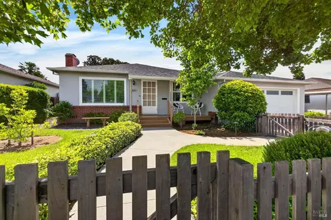 1816 Leonard Ave, Santa Rosa, CA 95405