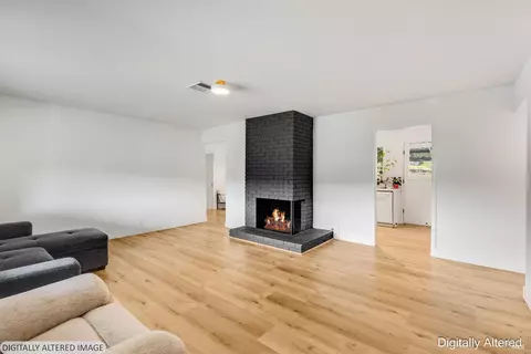 Living - 160 Bergwall Way, Vallejo, CA 94591 photo 2 of 4