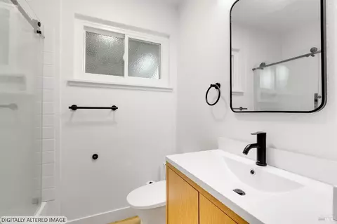 Bath - 160 Bergwall Way, Vallejo, CA 94591 photo 2 of 3