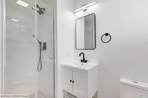Bath - 160 Bergwall Way, Vallejo, CA 94591 photo 3 of 3